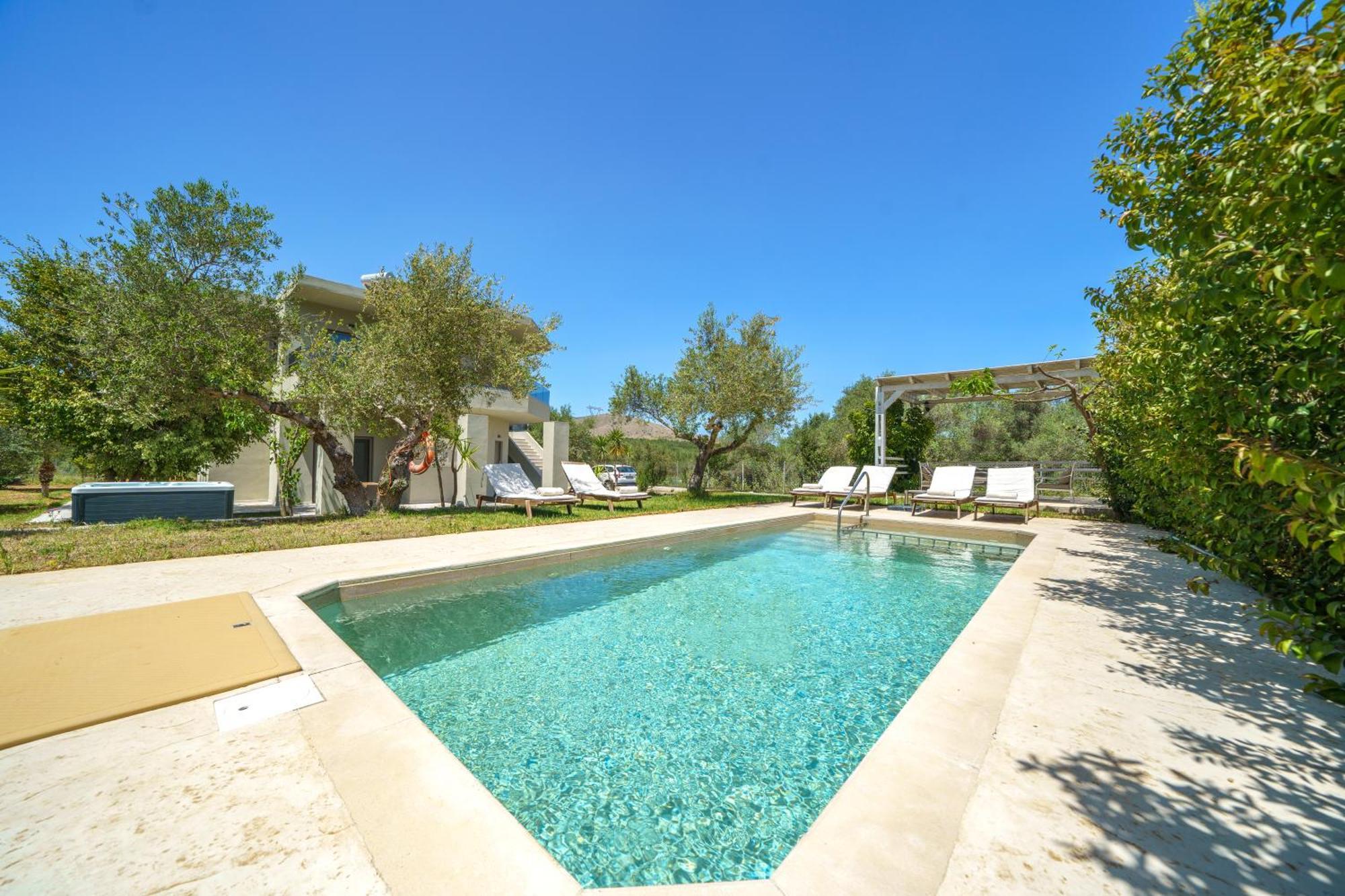 Villa Marian With Private Swimming Pool & Jacuzzi Georgioupoli Exterior foto